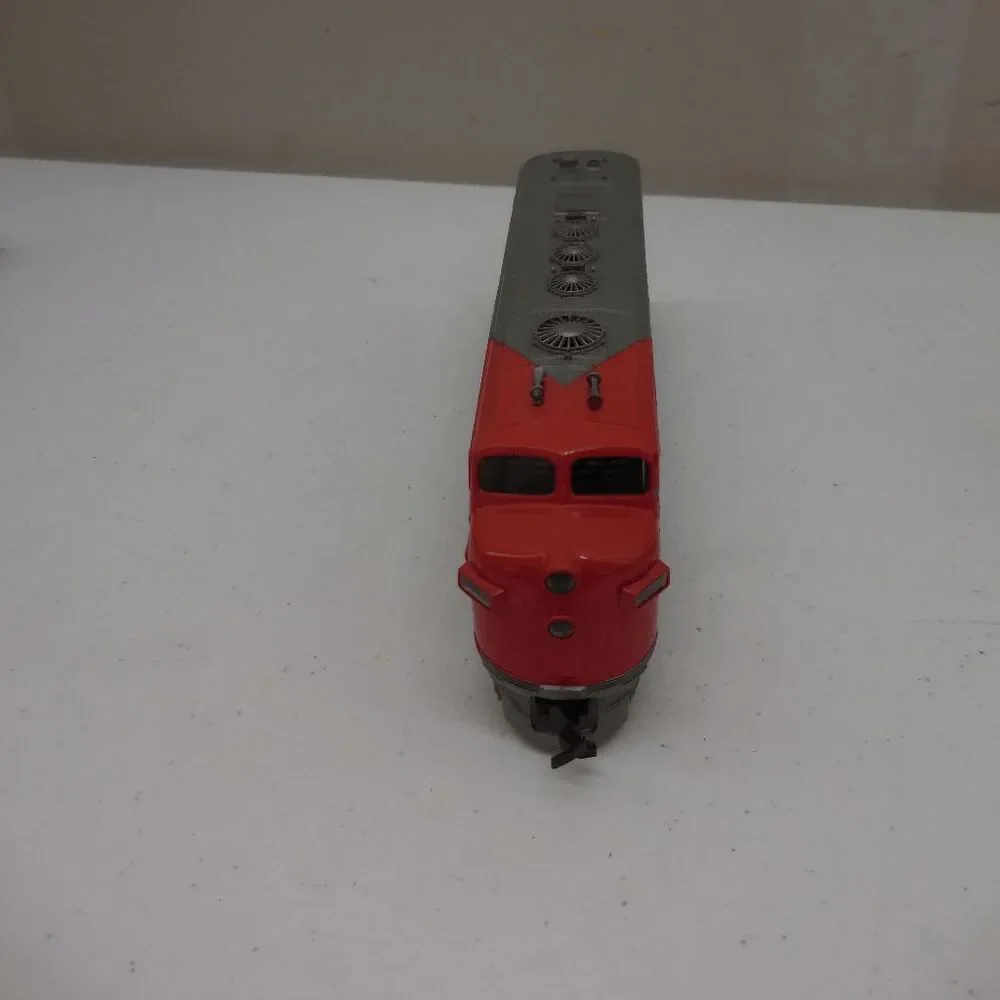 HO‎ Scale Bachman SANTA FE #307 Diesel Locomotive Engine & Caboose Model Train